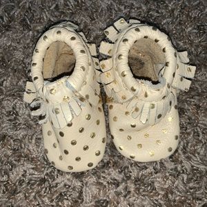 Freshly Picked Size 2 Gold Heirloom Moccs